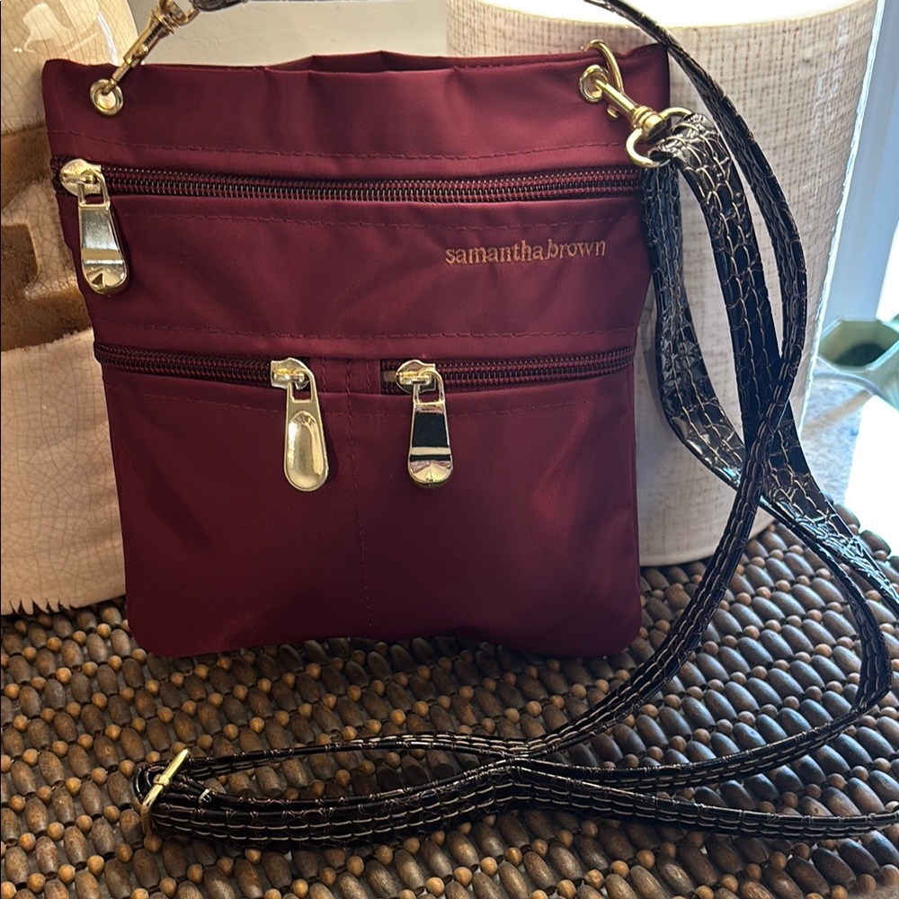 Samantha Brown to-go Burgundy Crossbody Bag